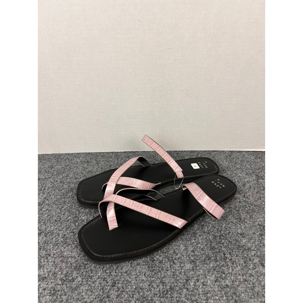 A New Day Pink Croc Embossed Strappy Flat Sandals Square‎ Toe Womens 11